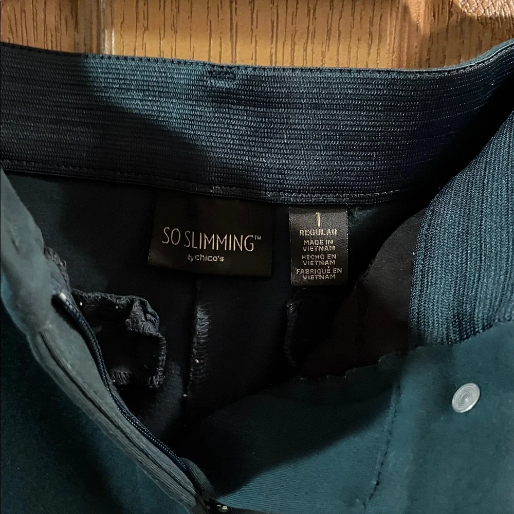 Chico’s So Slimming dark green pants, size 1 - Picture 4 of 6